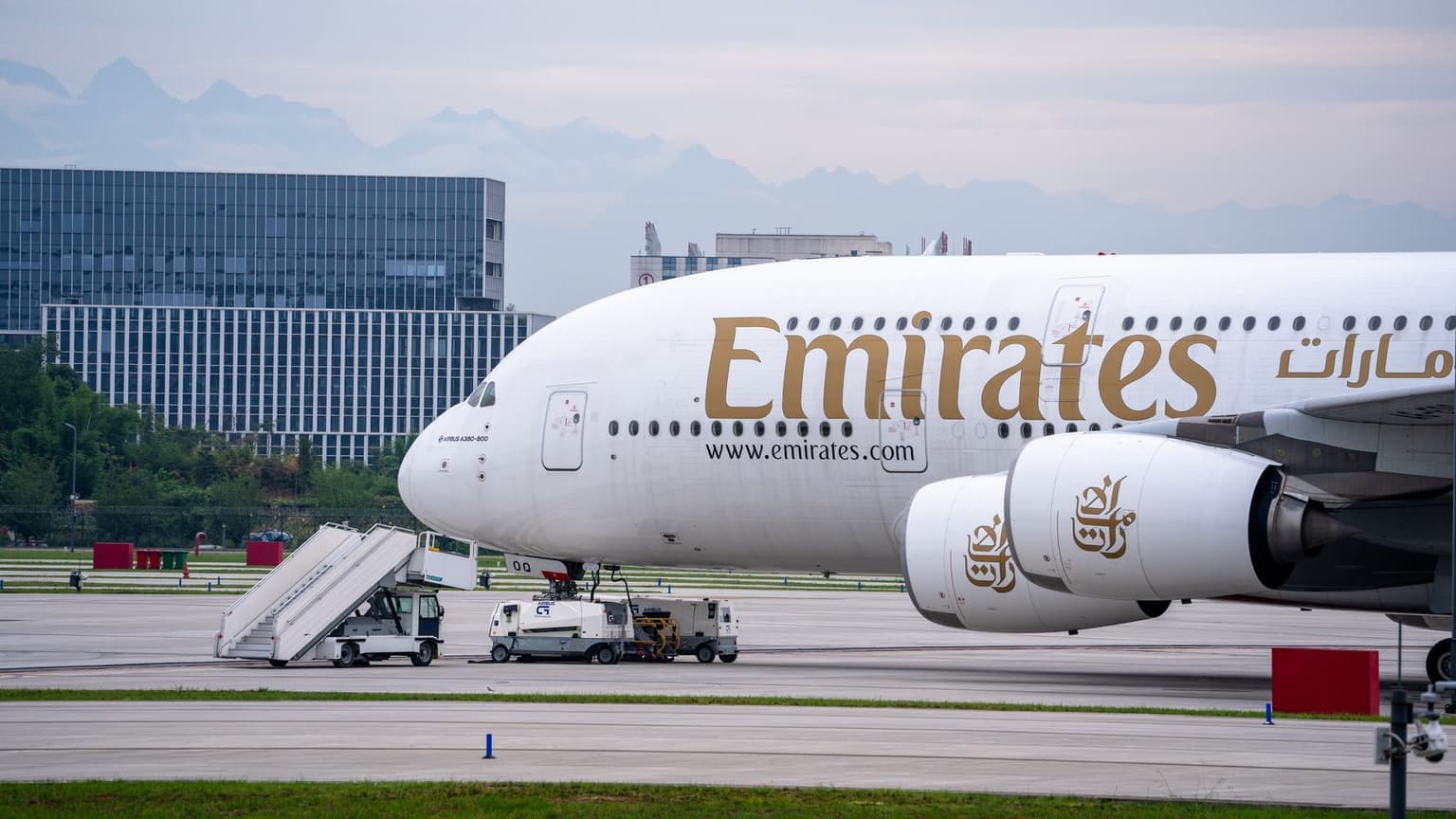 Emirates për Studentë — Deri në 10% Ulje + 10kg Bagazhe Shtesë